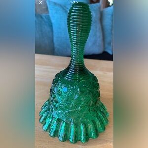 Fenton green glass bell 5.5x4 inches